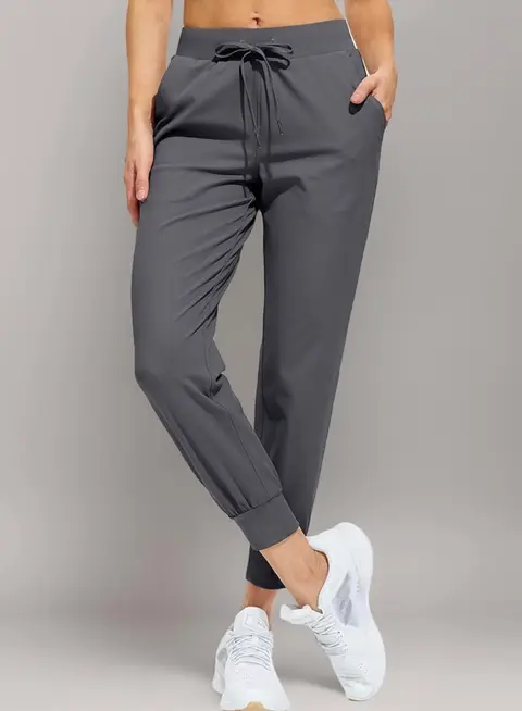 Jogger de Nylon elástico ligero · Gris oscuro