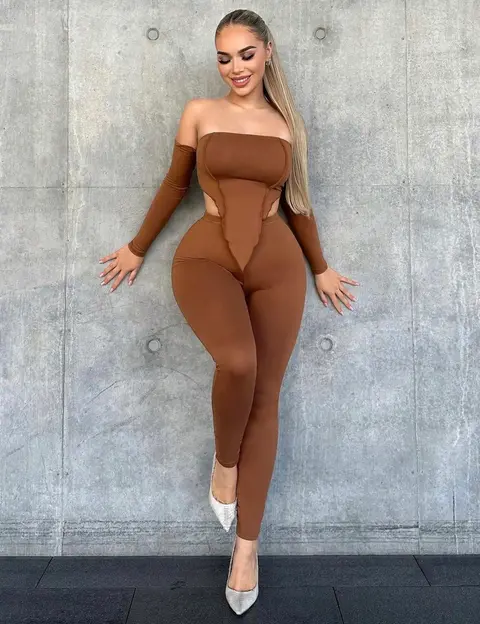 Conjunto sexy de 2 piezas con dobladillo asimétrico y pantalones de manga larga para mujer · Marrón