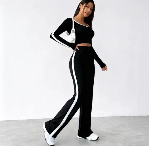 Conjunto de 2 piezas de camiseta corta de retazos en blanco y negro y negro y pantalones largos, ropa de descanso casual a juego · Negro